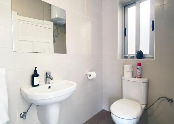 Cosy Seaside 1br Apartment, Ac, Open Views Lägenhet *