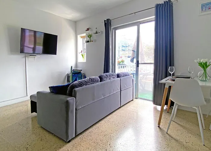 Cosy Seaside 1br Apartment, Ac, Open Views Lägenhet *