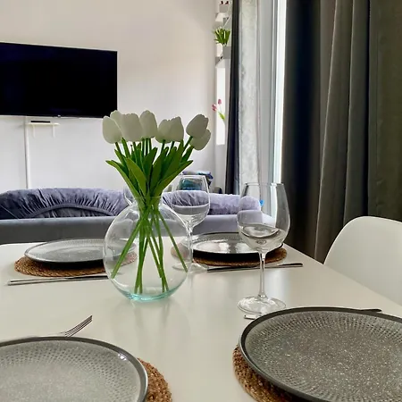 Cosy Seaside 1br Apartment, Ac, Open Views Apartment *