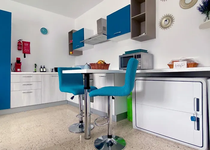 Cosy Seaside 1br Apartment, Ac, Open Views Apartamento *